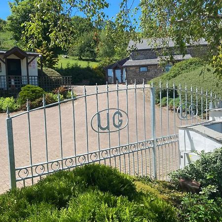 Upper Grippath Farm Holiday Cottages 纽波特 外观 照片