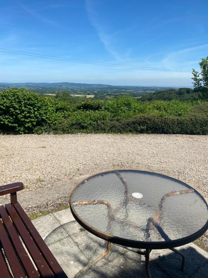 Upper Grippath Farm Holiday Cottages 纽波特 外观 照片