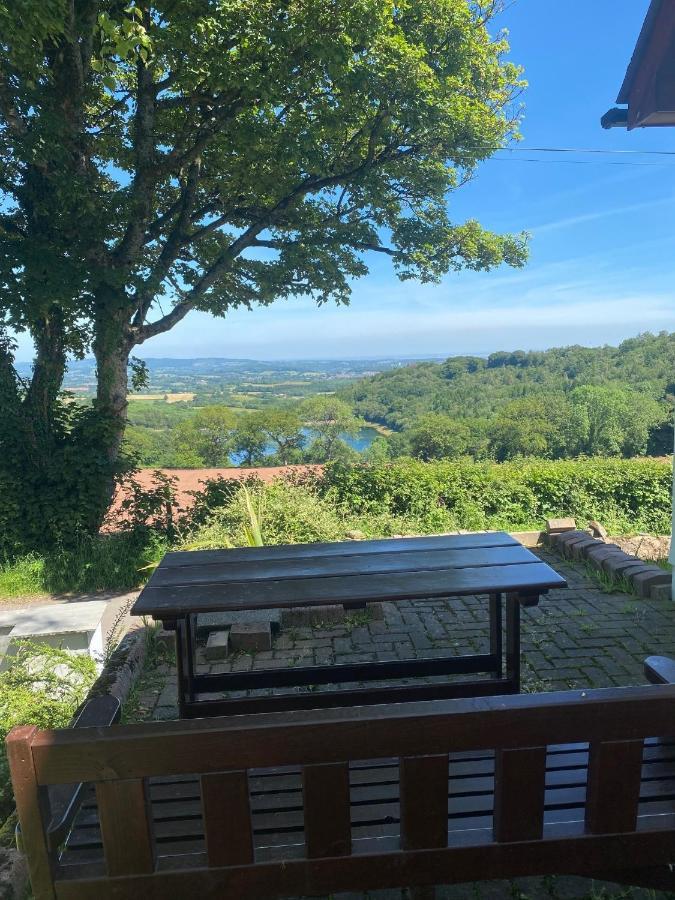 Upper Grippath Farm Holiday Cottages 纽波特 外观 照片