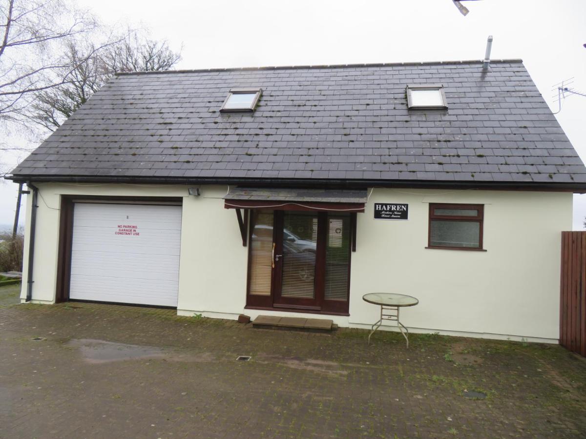 Upper Grippath Farm Holiday Cottages 纽波特 外观 照片